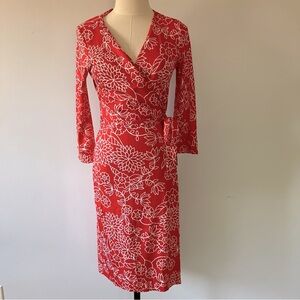 Diane Von Furstenberg Silk Jersey Wrap Dress Red and White Flower Pattern Size 8